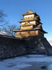 諏訪護国神社の建物その他