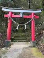 高座神社の{uncategorized: "未分類", other: "その他", undefined: "問題あり", building: "その他建物", grave: "お墓", sacred_gate: "鳥居", guardian: "狛犬", statue: "像", buddha: "仏像", history: "歴史", nature: "自然", garden: "庭園", animal: "動物", pagoda: "塔", temizu: "手水舎", mountain_gate: "山門・神門", sanctuary: "本殿・本堂", subordinate: "末社・摂社", art: "芸術", scenery: "景色", jizo: "地蔵", ema: "絵馬", goshuin: "御朱印", omikuji: "おみくじ", items: "授与品その他", amulet: "お守り", goshuincho: "御朱印帳", eats: "食事", festival: "お祭り", votive_dance: "神楽", shichigosan: "七五三参", wedding: "結婚式", experience: "体験その他", initially: "初詣", around: "周辺", anti_infection: "感染症対策"}