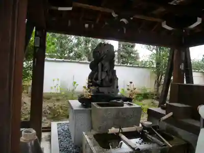 五大堂同聚院の手水舎