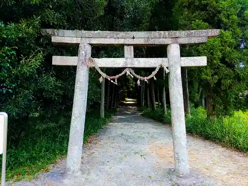 神明社の鳥居