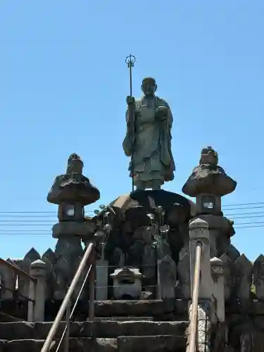 善通寺の{uncategorized: "未分類", other: "その他", undefined: "問題あり", building: "その他建物", grave: "お墓", sacred_gate: "鳥居", guardian: "狛犬", statue: "像", buddha: "仏像", history: "歴史", nature: "自然", garden: "庭園", animal: "動物", pagoda: "塔", temizu: "手水舎", mountain_gate: "山門・神門", sanctuary: "本殿・本堂", subordinate: "末社・摂社", art: "芸術", scenery: "景色", jizo: "地蔵", ema: "絵馬", goshuin: "御朱印", omikuji: "おみくじ", items: "授与品その他", amulet: "お守り", goshuincho: "御朱印帳", eats: "食事", festival: "お祭り", votive_dance: "神楽", shichigosan: "七五三参", wedding: "結婚式", experience: "体験その他", initially: "初詣", around: "周辺", anti_infection: "感染症対策"}
