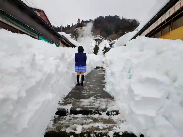 円通三匝堂(さざえ堂)の山門・神門