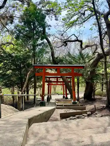 正一位石倉稲荷神社の{uncategorized: "未分類", other: "その他", undefined: "問題あり", building: "その他建物", grave: "お墓", sacred_gate: "鳥居", guardian: "狛犬", statue: "像", buddha: "仏像", history: "歴史", nature: "自然", garden: "庭園", animal: "動物", pagoda: "塔", temizu: "手水舎", mountain_gate: "山門・神門", sanctuary: "本殿・本堂", subordinate: "末社・摂社", art: "芸術", scenery: "景色", jizo: "地蔵", ema: "絵馬", goshuin: "御朱印", omikuji: "おみくじ", items: "授与品その他", amulet: "お守り", goshuincho: "御朱印帳", eats: "食事", festival: "お祭り", votive_dance: "神楽", shichigosan: "七五三参", wedding: "結婚式", experience: "体験その他", initially: "初詣", around: "周辺", anti_infection: "感染症対策"}