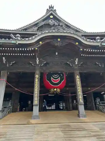 豊川稲荷の{uncategorized: "未分類", other: "その他", undefined: "問題あり", building: "その他建物", grave: "お墓", sacred_gate: "鳥居", guardian: "狛犬", statue: "像", buddha: "仏像", history: "歴史", nature: "自然", garden: "庭園", animal: "動物", pagoda: "塔", temizu: "手水舎", mountain_gate: "山門・神門", sanctuary: "本殿・本堂", subordinate: "末社・摂社", art: "芸術", scenery: "景色", jizo: "地蔵", ema: "絵馬", goshuin: "御朱印", omikuji: "おみくじ", items: "授与品その他", amulet: "お守り", goshuincho: "御朱印帳", eats: "食事", festival: "お祭り", votive_dance: "神楽", shichigosan: "七五三参", wedding: "結婚式", experience: "体験その他", initially: "初詣", around: "周辺", anti_infection: "感染症対策"}