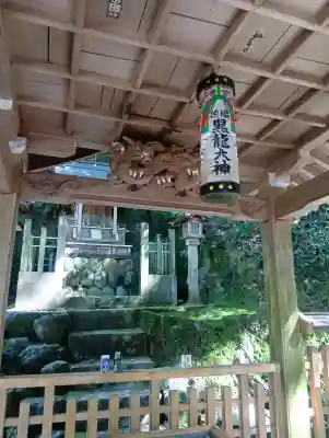 黒龍社(伊奈波神社境内社)の{uncategorized: "未分類", other: "その他", undefined: "問題あり", building: "その他建物", grave: "お墓", sacred_gate: "鳥居", guardian: "狛犬", statue: "像", buddha: "仏像", history: "歴史", nature: "自然", garden: "庭園", animal: "動物", pagoda: "塔", temizu: "手水舎", mountain_gate: "山門・神門", sanctuary: "本殿・本堂", subordinate: "末社・摂社", art: "芸術", scenery: "景色", jizo: "地蔵", ema: "絵馬", goshuin: "御朱印", omikuji: "おみくじ", items: "授与品その他", amulet: "お守り", goshuincho: "御朱印帳", eats: "食事", festival: "お祭り", votive_dance: "神楽", shichigosan: "七五三参", wedding: "結婚式", experience: "体験その他", initially: "初詣", around: "周辺", anti_infection: "感染症対策"}