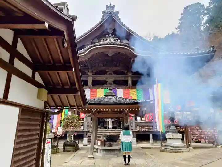 岡寺(龍蓋寺)の本殿・本堂