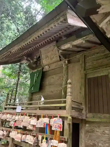 金持神社の本殿