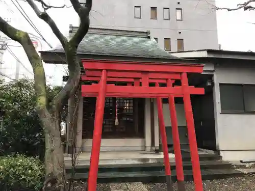 稲荷神社の本殿