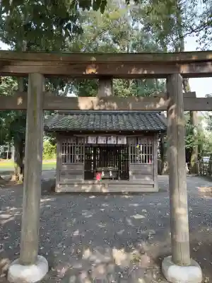綱越神社（大神神社摂社）の{uncategorized: "未分類", other: "その他", undefined: "問題あり", building: "その他建物", grave: "お墓", sacred_gate: "鳥居", guardian: "狛犬", statue: "像", buddha: "仏像", history: "歴史", nature: "自然", garden: "庭園", animal: "動物", pagoda: "塔", temizu: "手水舎", mountain_gate: "山門・神門", sanctuary: "本殿・本堂", subordinate: "末社・摂社", art: "芸術", scenery: "景色", jizo: "地蔵", ema: "絵馬", goshuin: "御朱印", omikuji: "おみくじ", items: "授与品その他", amulet: "お守り", goshuincho: "御朱印帳", eats: "食事", festival: "お祭り", votive_dance: "神楽", shichigosan: "七五三参", wedding: "結婚式", experience: "体験その他", initially: "初詣", around: "周辺", anti_infection: "感染症対策"}