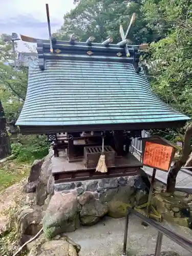 伊豫豆比古命神社の末社・摂社