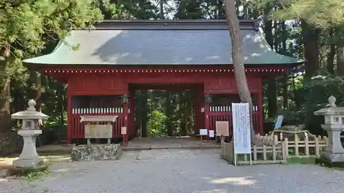 出羽神社(出羽三山神社)～三神合祭殿～の山門