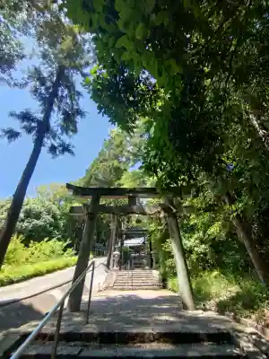 登彌神社の{uncategorized: "未分類", other: "その他", undefined: "問題あり", building: "その他建物", grave: "お墓", sacred_gate: "鳥居", guardian: "狛犬", statue: "像", buddha: "仏像", history: "歴史", nature: "自然", garden: "庭園", animal: "動物", pagoda: "塔", temizu: "手水舎", mountain_gate: "山門・神門", sanctuary: "本殿・本堂", subordinate: "末社・摂社", art: "芸術", scenery: "景色", jizo: "地蔵", ema: "絵馬", goshuin: "御朱印", omikuji: "おみくじ", items: "授与品その他", amulet: "お守り", goshuincho: "御朱印帳", eats: "食事", festival: "お祭り", votive_dance: "神楽", shichigosan: "七五三参", wedding: "結婚式", experience: "体験その他", initially: "初詣", around: "周辺", anti_infection: "感染症対策"}