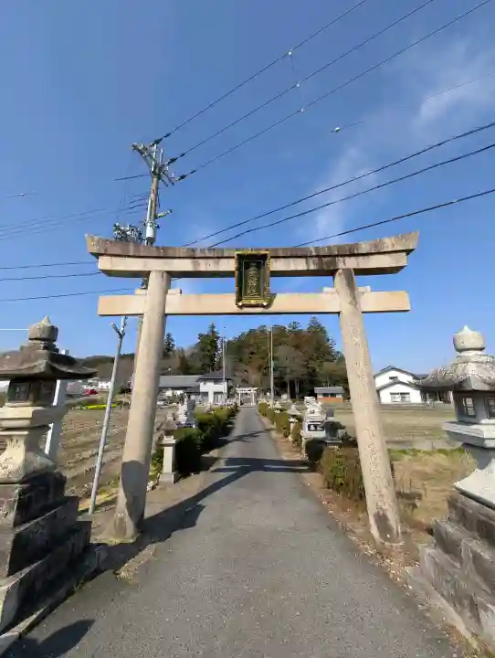 立志神社の{uncategorized: "未分類", other: "その他", undefined: "問題あり", building: "その他建物", grave: "お墓", sacred_gate: "鳥居", guardian: "狛犬", statue: "像", buddha: "仏像", history: "歴史", nature: "自然", garden: "庭園", animal: "動物", pagoda: "塔", temizu: "手水舎", mountain_gate: "山門・神門", sanctuary: "本殿・本堂", subordinate: "末社・摂社", art: "芸術", scenery: "景色", jizo: "地蔵", ema: "絵馬", goshuin: "御朱印", omikuji: "おみくじ", items: "授与品その他", amulet: "お守り", goshuincho: "御朱印帳", eats: "食事", festival: "お祭り", votive_dance: "神楽", shichigosan: "七五三参", wedding: "結婚式", experience: "体験その他", initially: "初詣", around: "周辺", anti_infection: "感染症対策"}