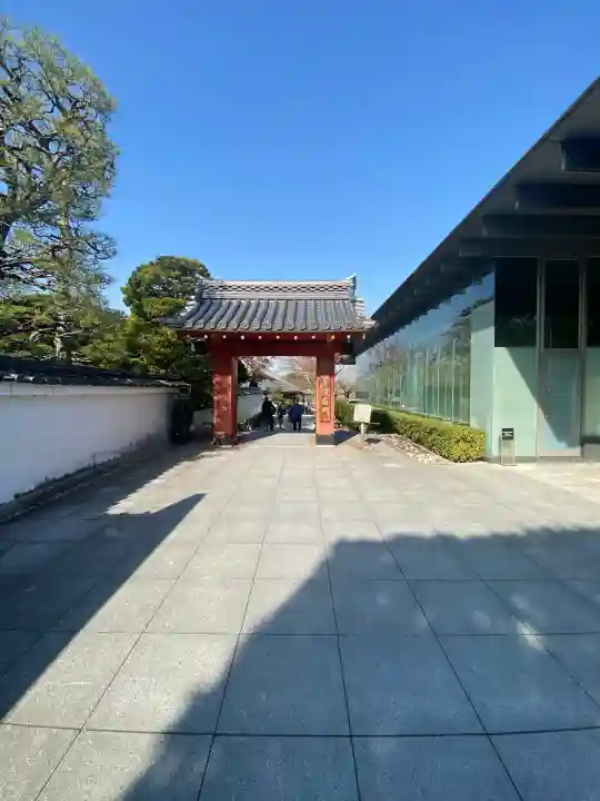 平等院の{uncategorized: "未分類", other: "その他", undefined: "問題あり", building: "その他建物", grave: "お墓", sacred_gate: "鳥居", guardian: "狛犬", statue: "像", buddha: "仏像", history: "歴史", nature: "自然", garden: "庭園", animal: "動物", pagoda: "塔", temizu: "手水舎", mountain_gate: "山門・神門", sanctuary: "本殿・本堂", subordinate: "末社・摂社", art: "芸術", scenery: "景色", jizo: "地蔵", ema: "絵馬", goshuin: "御朱印", omikuji: "おみくじ", items: "授与品その他", amulet: "お守り", goshuincho: "御朱印帳", eats: "食事", festival: "お祭り", votive_dance: "神楽", shichigosan: "七五三参", wedding: "結婚式", experience: "体験その他", initially: "初詣", around: "周辺", anti_infection: "感染症対策"}