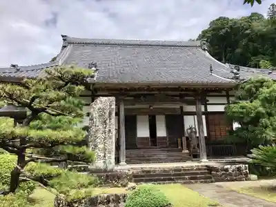 医王寺の本殿・本堂