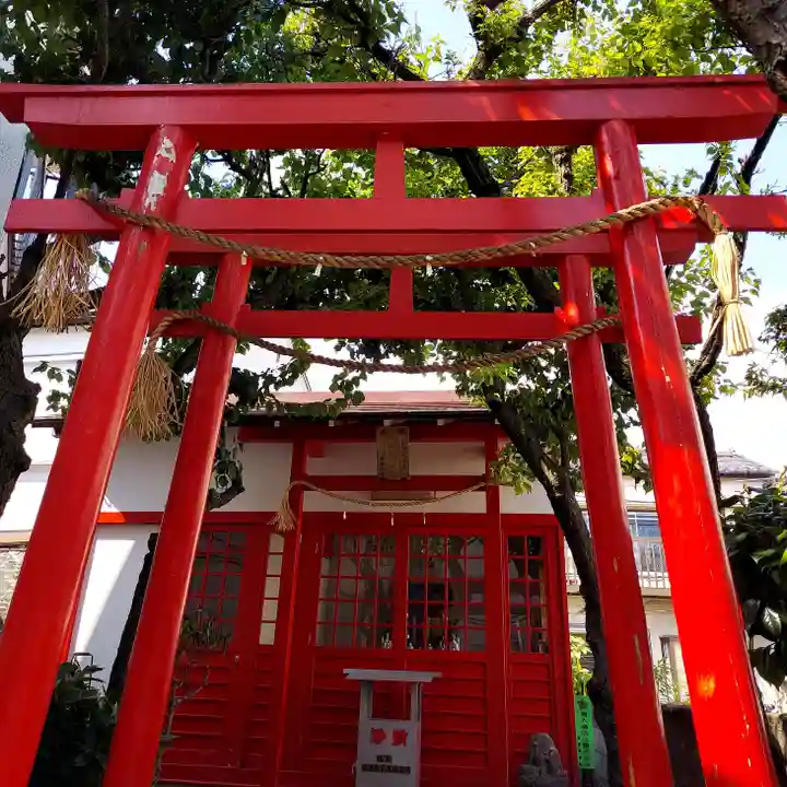 梅屋敷伏見稲荷神社の鳥居