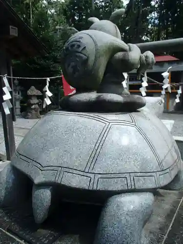 磐裂根裂神社の狛犬