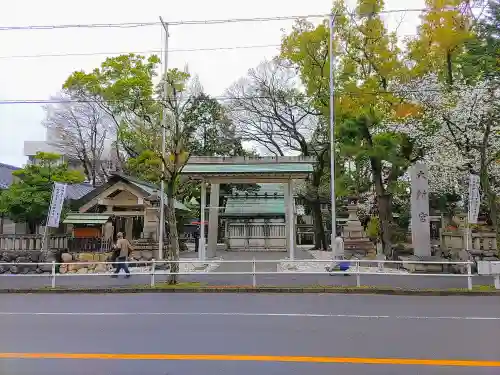 六所宮の鳥居