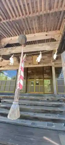 熊野神社の{uncategorized: "未分類", other: "その他", undefined: "問題あり", building: "その他建物", grave: "お墓", sacred_gate: "鳥居", guardian: "狛犬", statue: "像", buddha: "仏像", history: "歴史", nature: "自然", garden: "庭園", animal: "動物", pagoda: "塔", temizu: "手水舎", mountain_gate: "山門・神門", sanctuary: "本殿・本堂", subordinate: "末社・摂社", art: "芸術", scenery: "景色", jizo: "地蔵", ema: "絵馬", goshuin: "御朱印", omikuji: "おみくじ", items: "授与品その他", amulet: "お守り", goshuincho: "御朱印帳", eats: "食事", festival: "お祭り", votive_dance: "神楽", shichigosan: "七五三参", wedding: "結婚式", experience: "体験その他", initially: "初詣", around: "周辺", anti_infection: "感染症対策"}