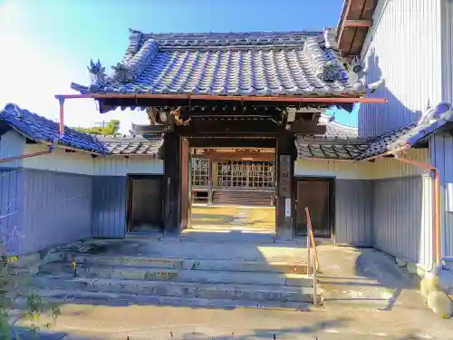 明教寺の山門