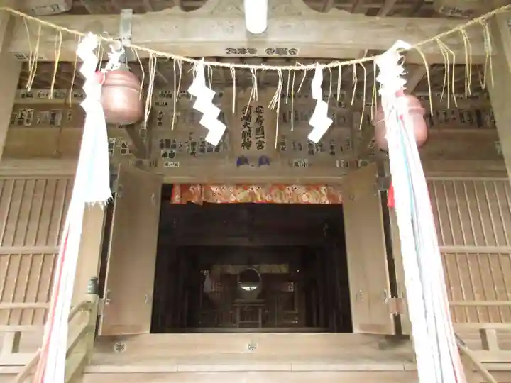 洲崎神社の本殿・本堂