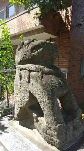 穏田神社の狛犬