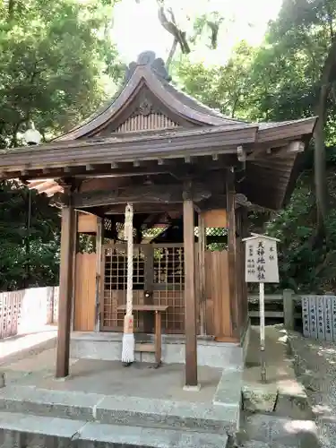 枚岡神社の末社・摂社