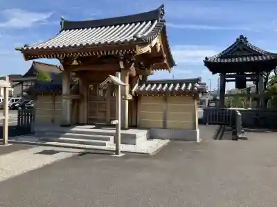 源心寺の{uncategorized: "未分類", other: "その他", undefined: "問題あり", building: "その他建物", grave: "お墓", sacred_gate: "鳥居", guardian: "狛犬", statue: "像", buddha: "仏像", history: "歴史", nature: "自然", garden: "庭園", animal: "動物", pagoda: "塔", temizu: "手水舎", mountain_gate: "山門・神門", sanctuary: "本殿・本堂", subordinate: "末社・摂社", art: "芸術", scenery: "景色", jizo: "地蔵", ema: "絵馬", goshuin: "御朱印", omikuji: "おみくじ", items: "授与品その他", amulet: "お守り", goshuincho: "御朱印帳", eats: "食事", festival: "お祭り", votive_dance: "神楽", shichigosan: "七五三参", wedding: "結婚式", experience: "体験その他", initially: "初詣", around: "周辺", anti_infection: "感染症対策"}