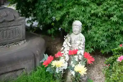 寛永寺(根本中堂)の{uncategorized: "未分類", other: "その他", undefined: "問題あり", building: "その他建物", grave: "お墓", sacred_gate: "鳥居", guardian: "狛犬", statue: "像", buddha: "仏像", history: "歴史", nature: "自然", garden: "庭園", animal: "動物", pagoda: "塔", temizu: "手水舎", mountain_gate: "山門・神門", sanctuary: "本殿・本堂", subordinate: "末社・摂社", art: "芸術", scenery: "景色", jizo: "地蔵", ema: "絵馬", goshuin: "御朱印", omikuji: "おみくじ", items: "授与品その他", amulet: "お守り", goshuincho: "御朱印帳", eats: "食事", festival: "お祭り", votive_dance: "神楽", shichigosan: "七五三参", wedding: "結婚式", experience: "体験その他", initially: "初詣", around: "周辺", anti_infection: "感染症対策"}