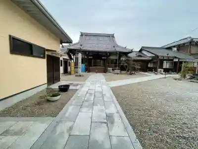 光桂寺の{uncategorized: "未分類", other: "その他", undefined: "問題あり", building: "その他建物", grave: "お墓", sacred_gate: "鳥居", guardian: "狛犬", statue: "像", buddha: "仏像", history: "歴史", nature: "自然", garden: "庭園", animal: "動物", pagoda: "塔", temizu: "手水舎", mountain_gate: "山門・神門", sanctuary: "本殿・本堂", subordinate: "末社・摂社", art: "芸術", scenery: "景色", jizo: "地蔵", ema: "絵馬", goshuin: "御朱印", omikuji: "おみくじ", items: "授与品その他", amulet: "お守り", goshuincho: "御朱印帳", eats: "食事", festival: "お祭り", votive_dance: "神楽", shichigosan: "七五三参", wedding: "結婚式", experience: "体験その他", initially: "初詣", around: "周辺", anti_infection: "感染症対策"}