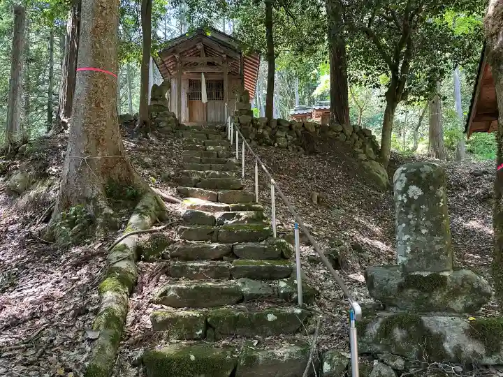 宇留破神社の末社・摂社