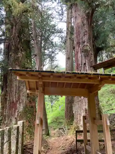 加蘇山神社の山門