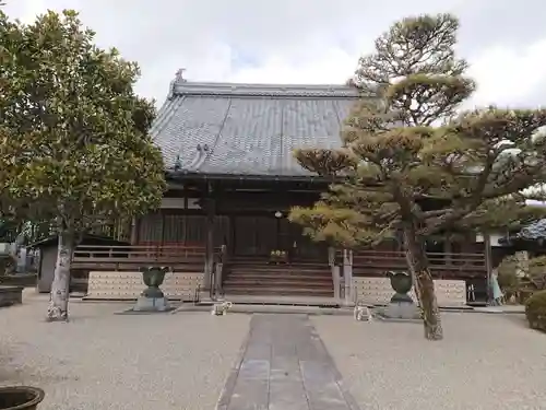 西光寺の本殿・本堂