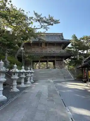 誕生寺の{uncategorized: "未分類", other: "その他", undefined: "問題あり", building: "その他建物", grave: "お墓", sacred_gate: "鳥居", guardian: "狛犬", statue: "像", buddha: "仏像", history: "歴史", nature: "自然", garden: "庭園", animal: "動物", pagoda: "塔", temizu: "手水舎", mountain_gate: "山門・神門", sanctuary: "本殿・本堂", subordinate: "末社・摂社", art: "芸術", scenery: "景色", jizo: "地蔵", ema: "絵馬", goshuin: "御朱印", omikuji: "おみくじ", items: "授与品その他", amulet: "お守り", goshuincho: "御朱印帳", eats: "食事", festival: "お祭り", votive_dance: "神楽", shichigosan: "七五三参", wedding: "結婚式", experience: "体験その他", initially: "初詣", around: "周辺", anti_infection: "感染症対策"}