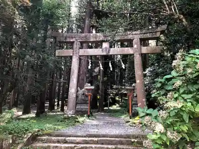 二岡神社の鳥居
