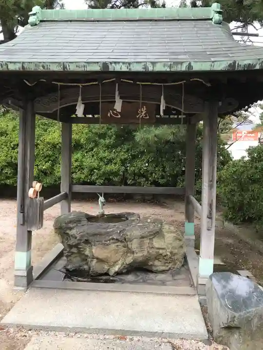 出世稻荷神社の手水舎
