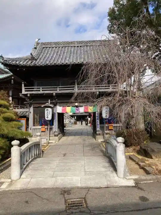 立江寺の{uncategorized: "未分類", other: "その他", undefined: "問題あり", building: "その他建物", grave: "お墓", sacred_gate: "鳥居", guardian: "狛犬", statue: "像", buddha: "仏像", history: "歴史", nature: "自然", garden: "庭園", animal: "動物", pagoda: "塔", temizu: "手水舎", mountain_gate: "山門・神門", sanctuary: "本殿・本堂", subordinate: "末社・摂社", art: "芸術", scenery: "景色", jizo: "地蔵", ema: "絵馬", goshuin: "御朱印", omikuji: "おみくじ", items: "授与品その他", amulet: "お守り", goshuincho: "御朱印帳", eats: "食事", festival: "お祭り", votive_dance: "神楽", shichigosan: "七五三参", wedding: "結婚式", experience: "体験その他", initially: "初詣", around: "周辺", anti_infection: "感染症対策"}