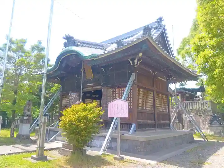 八幡神社の{uncategorized: "未分類", other: "その他", undefined: "問題あり", building: "その他建物", grave: "お墓", sacred_gate: "鳥居", guardian: "狛犬", statue: "像", buddha: "仏像", history: "歴史", nature: "自然", garden: "庭園", animal: "動物", pagoda: "塔", temizu: "手水舎", mountain_gate: "山門・神門", sanctuary: "本殿・本堂", subordinate: "末社・摂社", art: "芸術", scenery: "景色", jizo: "地蔵", ema: "絵馬", goshuin: "御朱印", omikuji: "おみくじ", items: "授与品その他", amulet: "お守り", goshuincho: "御朱印帳", eats: "食事", festival: "お祭り", votive_dance: "神楽", shichigosan: "七五三参", wedding: "結婚式", experience: "体験その他", initially: "初詣", around: "周辺", anti_infection: "感染症対策"}