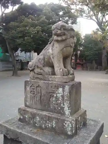 六所神社の狛犬