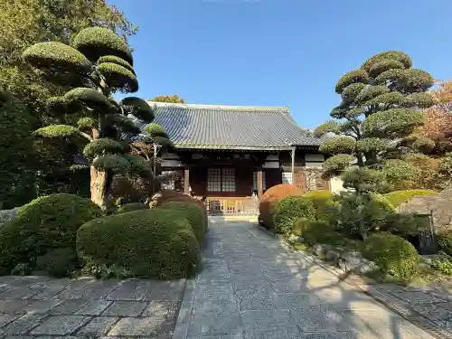 松月院の{uncategorized: "未分類", other: "その他", undefined: "問題あり", building: "その他建物", grave: "お墓", sacred_gate: "鳥居", guardian: "狛犬", statue: "像", buddha: "仏像", history: "歴史", nature: "自然", garden: "庭園", animal: "動物", pagoda: "塔", temizu: "手水舎", mountain_gate: "山門・神門", sanctuary: "本殿・本堂", subordinate: "末社・摂社", art: "芸術", scenery: "景色", jizo: "地蔵", ema: "絵馬", goshuin: "御朱印", omikuji: "おみくじ", items: "授与品その他", amulet: "お守り", goshuincho: "御朱印帳", eats: "食事", festival: "お祭り", votive_dance: "神楽", shichigosan: "七五三参", wedding: "結婚式", experience: "体験その他", initially: "初詣", around: "周辺", anti_infection: "感染症対策"}
