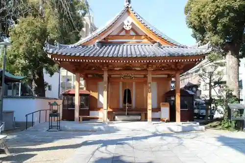 法楽寺の本殿・本堂