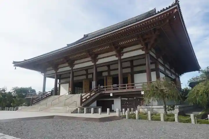 西新井大師総持寺の本殿・本堂