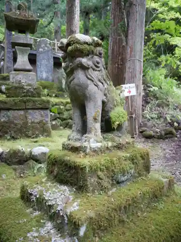 八海山尊神社の狛犬