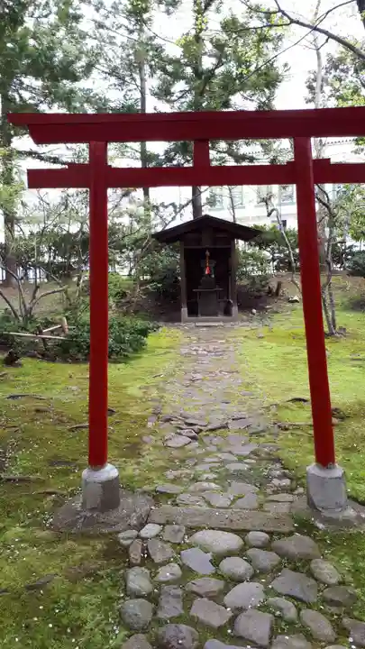 朝日神社(御薬園)の鳥居
