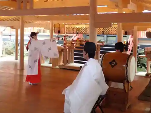 丹生都比売神社の神楽