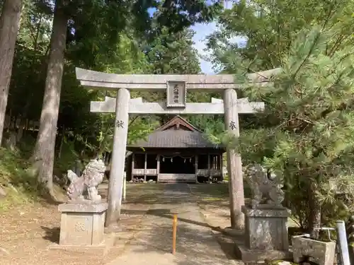 正八幡神社の鳥居