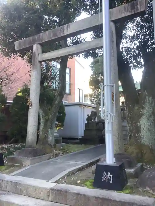 神明社の鳥居