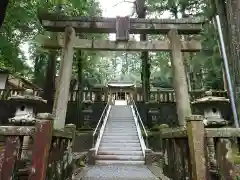 諏訪神社の鳥居