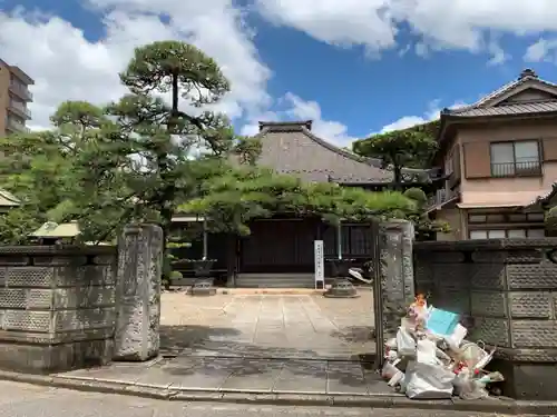 宝幢院の山門