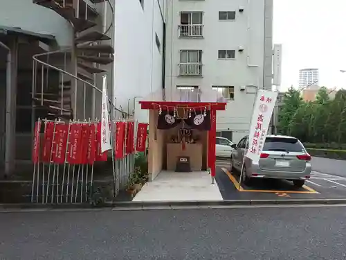 高尾稲荷神社の本殿・本堂